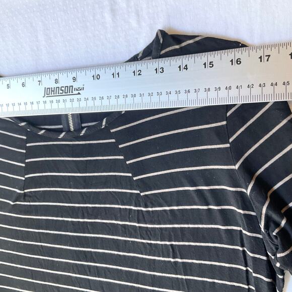 Green Envelope Women 3/4 Sleeve Crewneck Long Blouse size XL,Black White Stripes - Picture 2 of 8